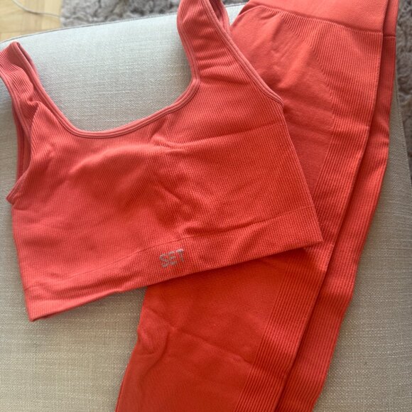 Activewear set - Picture 2 of 2